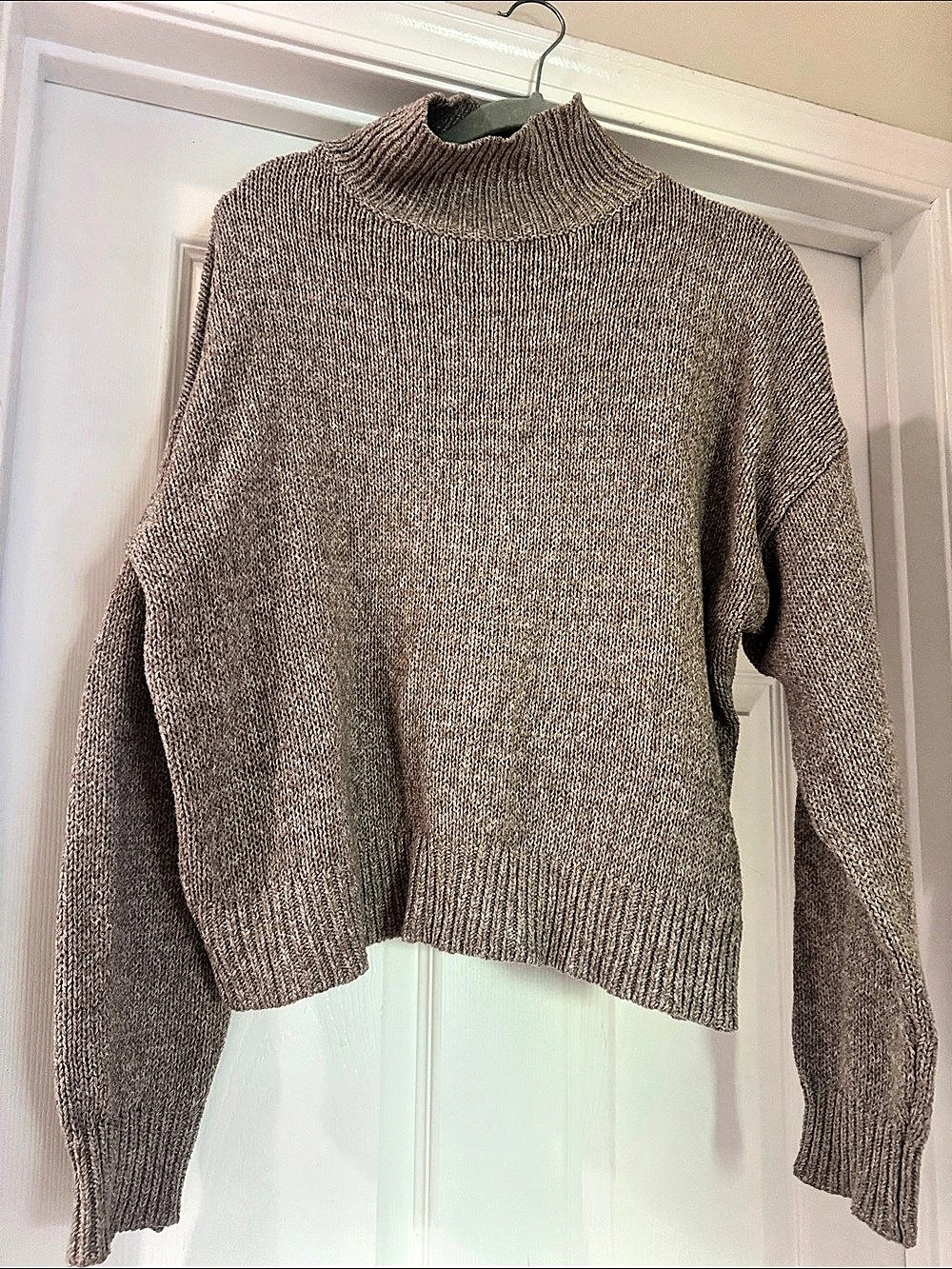 Ribbed Turtleneck Sweater in Brown Like New